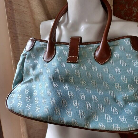 Dooney & Bourke Jacquard monogrammed leather with gold hardware - Picture 2 of 4